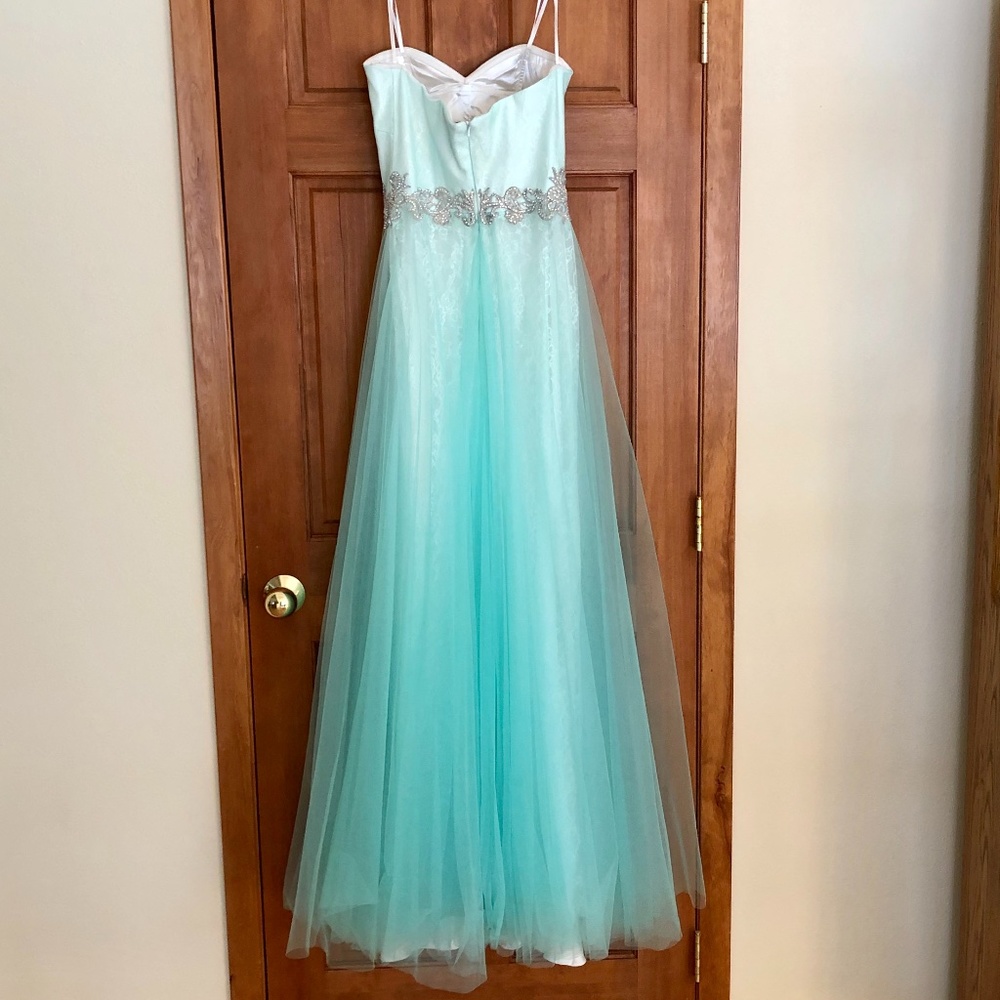 Prom Dress - Picture 2 of 5